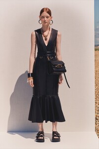 00004-McQueen-Resort-SS20.thumb.jpg.ffb591c6102416b4bafb686d07c363bb.jpg