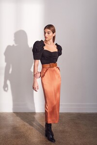 00008-Laura-Garcia-Ready-to-wear-Fall20.thumb.jpg.dacb2fd0cb47cb6243812301d476e37f.jpg