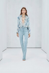 00012-IRO-SS20-RTW.jpg