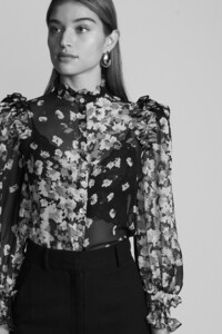 00013-Laura-Garcia-Ready-to-wear-Fall20.thumb.jpg.3dedfb62c3c4abbb830e77517eef85ca.jpg