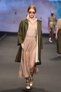 00017-Anteprima-SS20-ready-to-wear.thumb.jpg.5483e32a5ed7481d0838bcb317f82867.jpg