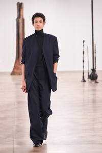 00017-The-Row-RTW-Fall-2020.thumb.jpg.4bda2c258450d8855e2d6b471f489cc9.jpg