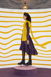 00021-Red-Valentino-RTW-Fall-20.thumb.jpg.554fcd9276dd8f99c41c3f9b42bc377e.jpg