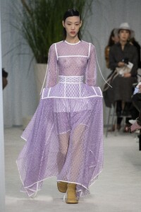 00022-Loewe-SS20-Ready-To-Wear.thumb.jpg.5ee97099938787092c0c03876919e8c5.jpg