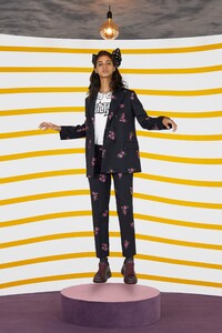 00024-Red-Valentino-RTW-Fall-20.thumb.jpg.498ac09ecb5566129bf706e6388dab97.jpg