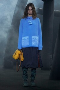 00026-Moncler-1-JW-Anderson-RTW-Fall-2020.thumb.jpg.b13dcd57631db7cf362df124ba217c2d.jpg