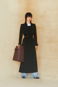 00029-BURBERRY-COLLECTION-PRE-FALL-2020.jpg