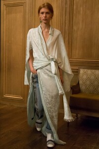 00030-Hellessy-SS20-Ready-To-Wear-Credit-Monica-Feudi.thumb.jpg.94ec93e29a6f77c3a7fbfbc03f215148.jpg