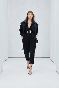 00032-IRO-SS20-RTW.jpg