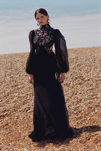 00032-McQueen-Resort-SS20.thumb.jpg.d1a49d7e974ed9174fcc637a8ff44865.jpg