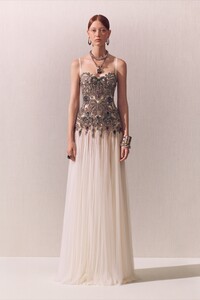 00033-McQueen-Resort-SS20.thumb.jpg.03948dcbfebfe9aefefb62059bf1ad3f.jpg