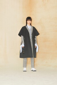 00038-BURBERRY-COLLECTION-PRE-FALL-2020.jpg