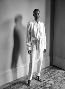 1030659341_SundayStyleUK2019-02.thumb.jpg.dbbf86dcd74a665d92dc6d9b1338faca.jpg