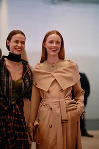 1046774433_vogue-london-fashion-week-2020-backstage-burberry(58).thumb.jpg.7fefd1f56355ba9018b1d18f47a08d74.jpg