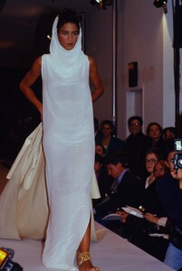 1095619717_isaac-mizrahi-ss-1989(13).thumb.jpg.f57a170697cc123896b33099cdb52a0a.jpg
