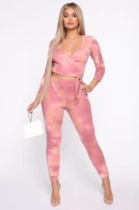11-11-19_Studio_3_RM_RE_PR_10-40-50_10__ATB0027_Pink_0808_EH.jpg