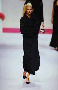 1115753253_chanel-fw-1995(17).thumb.jpg.4dce996edf584059c29cdb45d02b9974.jpg