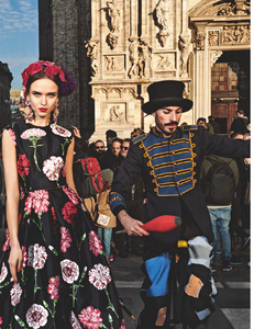 1153074374_Simoncik_Dolce__Gabbana_Fall_Winter_19_20_02.thumb.png.60a757d66600996d0c4e20fb3ff6120f.png