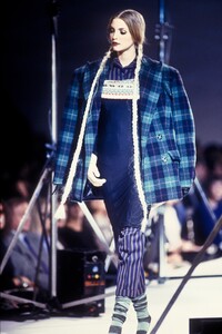 1153281054_JeanPaulGaultier1992WomenRTW24.thumb.jpg.f4beb924185b45c65ca885a489152484.jpg