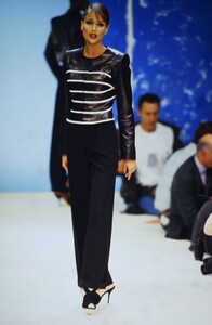 1155089167_herve-leger-ss-1995(5).thumb.jpg.e1bfab05aa41e1ac0c0ebb63128ec941.jpg