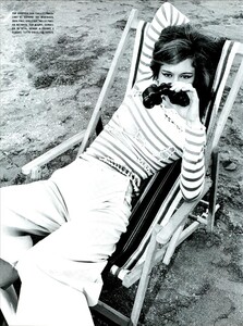 ARCHIVIO - Vogue Italia (June 2001) - Smash of Stripes - 007.jpg