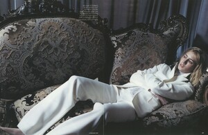 Vogue June 2001 Taylor made  6.jpg