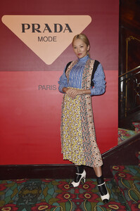 Tina+Leung+Prada+Mode+Paris+ClKSJr6Rbokx.jpg
