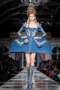 Deirdre Firinne Moschino Fall 2020 RTW MFW 2.jpg