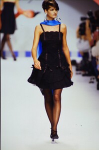 1196341495_karl-lagerfeld-ss-1991(2).thumb.jpg.7b518b8aa032fdec5383bb6d65b57336.jpg