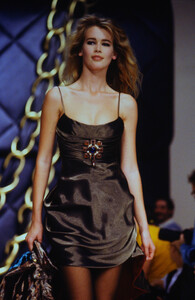 1220573484_chanel-fw-1990(6).thumb.jpg.97a74e5aad7c755ca9ec544bea493205.jpg