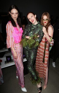       tho110220BZNimage11.jpg
