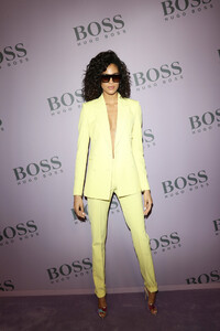 Cindy+Bruna+BOSS+Photocall+Milan+Fashion+Week+ldCjS1zTXjNx.jpg