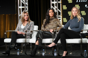 Kim+Kardashian+2020+Winter+TCA+Tour+Day+12+UGb-9BbVkQHx.jpg