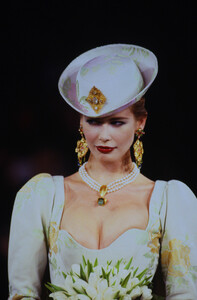 123415632_ysl-hc-ss-1997(8).thumb.jpg.355bb848a9d35742c610e8d6a8877669.jpg