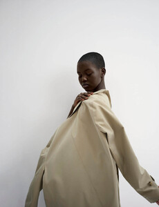 1235859361_VogueUSFeb20207.thumb.jpg.9b8f8899dc8b921b35a8f4fcf2e64842.jpg