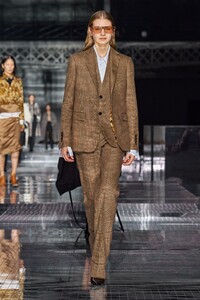 Deirdre Firinne Burberry Prorsum Fall 2020 RTW LFW 1.jpg