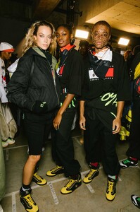 13-tommy-now-backstage-spring-20-corey-tenold.thumb.jpg.8955b02fddf9c63d4421b179eed255bd.jpg