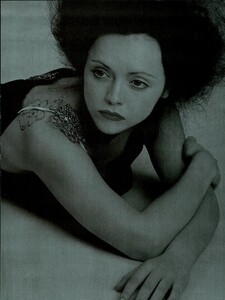 ARCHIVIO - Vogue Italia (February 2005) - Christina Ricci - 008.jpg