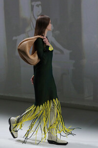 1314028049_FarettaBottegaVenetaRunwayMilanFashionRRH7Ssonb_Cl.thumb.jpg.0c285ee3d6af2a16cba3c09edc96ce02.jpg