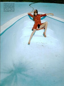 ARCHIVIO - Vogue Italia (June 2006) - Here Comes The Sun - 010.jpg