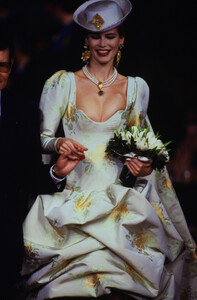 1328411402_ysl-hc-ss-1997(1).thumb.jpg.c480c39189f2e1b57a69138bd4d336e0.jpg