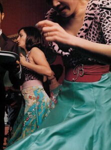 ARCHIVIO - Vogue Italia (February 2001) - Play of Wild Patterns - 006.jpg