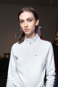 Tory+Burch+Fall+2020+Backstage+OLyQI6MSk99l.jpg