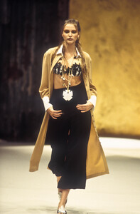 1359470761_RifatOzbek1993WomenRTW57.thumb.jpg.03865be0e0e908885dbb5051b615b17a.jpg