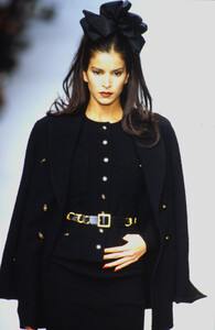 1363293586_chanel-fw-1995(16).thumb.jpg.186ca36d39f9d2f0f0d8a54c68cf5bea.jpg