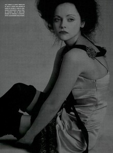 ARCHIVIO - Vogue Italia (February 2005) - Christina Ricci - 005.jpg
