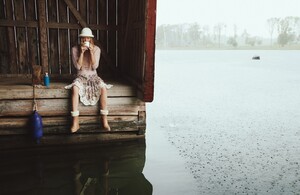 1370024008_VogueParisNovember201901.thumb.jpg.018dc38a27effd381abf816bd76ca002.jpg