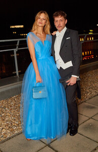 137539949_mcfan-celeblounge-net21-02-2020-12-27_02.thumb.jpg.73215d47036ba7d5dd36e37bcfee84c9.jpg
