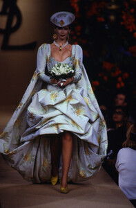 1376811983_ysl-hc-ss-1997(2).thumb.jpg.db37d98449900138477e024eea9d64fb.jpg