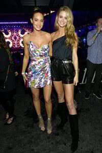 Hannah+Jeter+T+TV+Super+Saturday+Night+Inside+kSNWPSuRhqNx.jpg